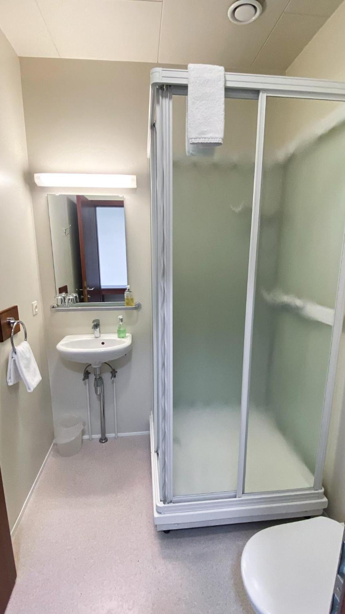 Skipalaekur Guesthouse Egilsstadir Bagian luar foto